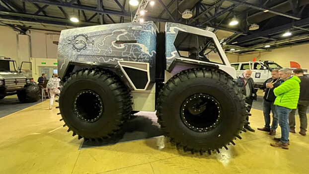 На выставке «Поехали 2021» показали первый в мире электрический вездеход KHAN Electro