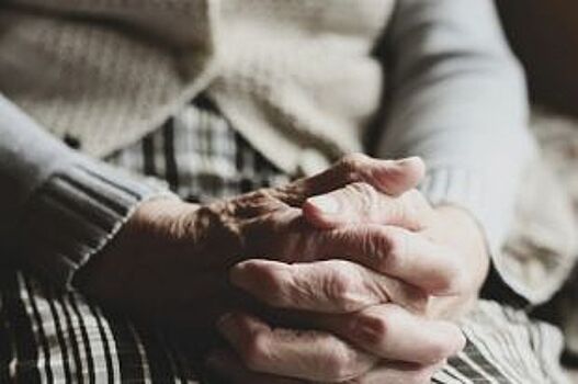 Старушка, упавшая в автобусе в Уфе после торможения, получит компенсацию