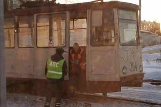 В Новосибирске трамвай атаковал троллейбус