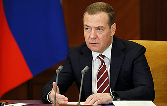 Медведев: угроза прямого столкновения России и НАТО никогда не была такой реальной