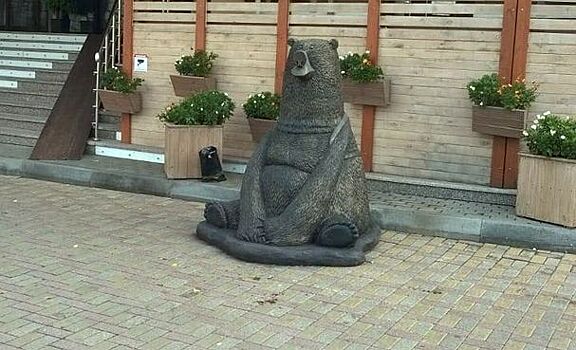 Скульптуру героя мультика «Маша и Медведь» поставили в центре Костромы