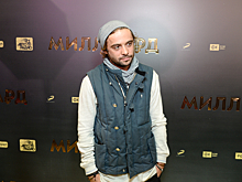 Не отрывали друг от друга глаз: Илья Глинников вышел в свет с новой девушкой