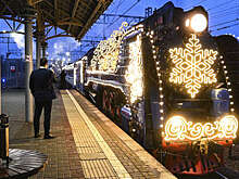 Поезд Деда Мороза прибыл в Петербург, где пробудет до 7 января