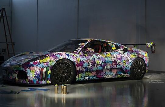 Ferrari F430 Challenge Art Car: машину-холст продадут на аукционе