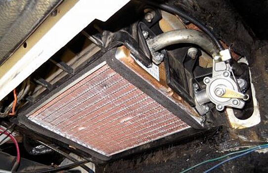 Когда необходимо заменять радиатор печки автомобиля