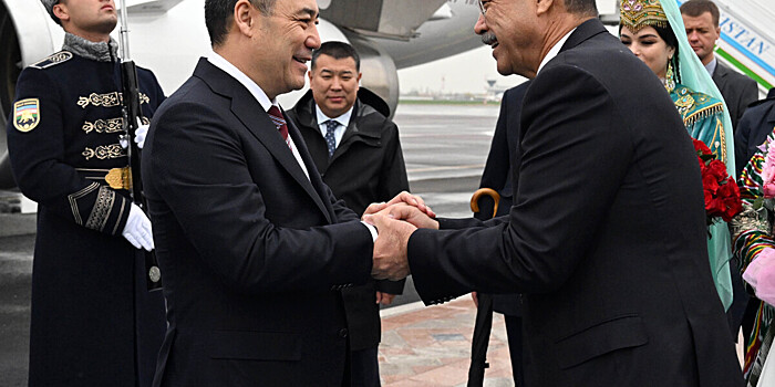 Президент Кыргызстана прибыл в Узбекистан с рабочим визитом