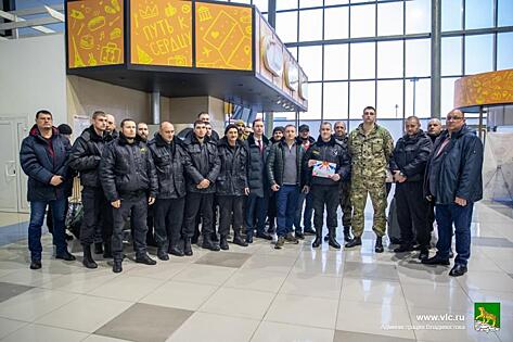 Во Владивосток из командировки в ЛНР вернулись сотрудники охранных агентств