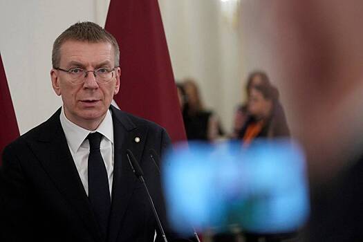 Президент Латвии призвал разрушить Россию