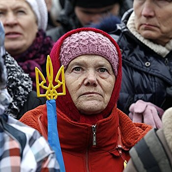 РИА Новости: Эксперты посоветовали украинцам в 2018 году «затянуть пояса»