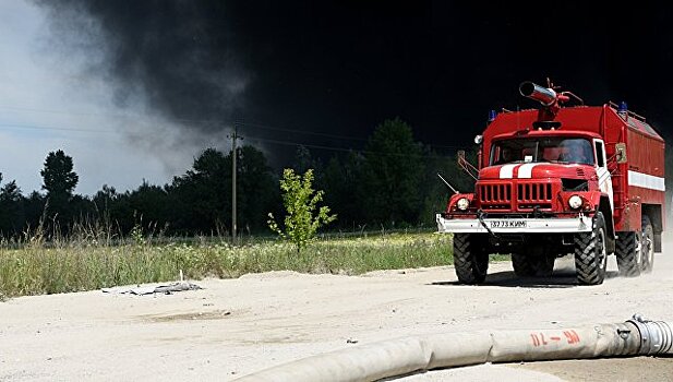В Донецкой области горит склад одной из воинских частей