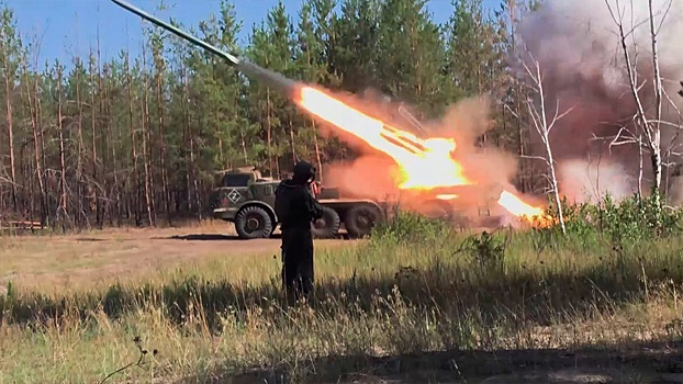 Расчеты «Ураганов» поразили позиции ВСУ на Красноармейском направлении