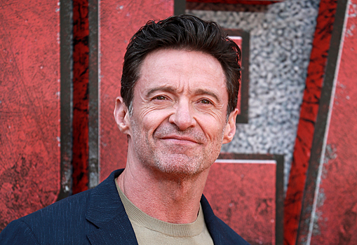 Хью Джекман впервые после развода вышел в свет со своей новой пассией