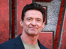 Хью Джекман впервые после развода вышел в свет со своей новой пассией