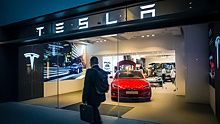 Электромобили Tesla упали в цене