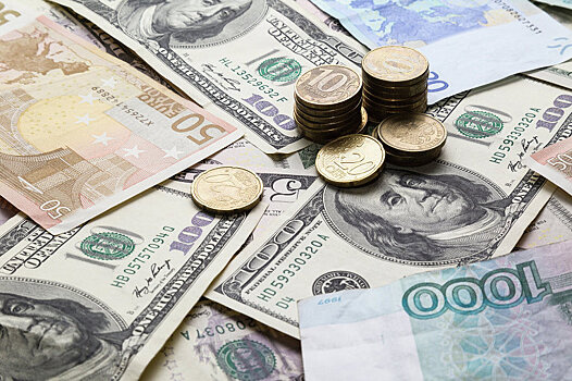 Доллар поднялся выше 52 рублей