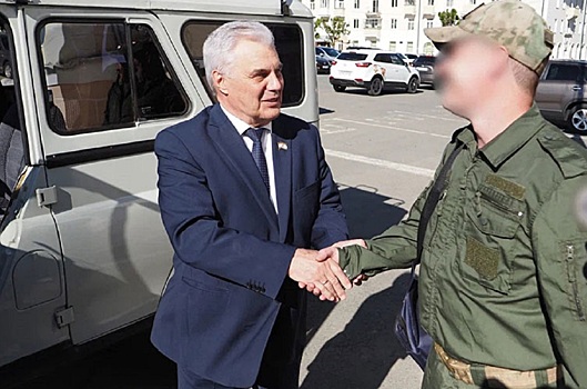 Владимир Чибиркин передал автомобиль повышенной проходимости для отправки в зону СВО