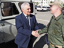 Владимир Чибиркин передал автомобиль повышенной проходимости для отправки в зону СВО