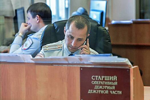 Россиянин с лишним весом не смог подняться после падения в ванной и вызвал полицию