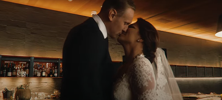 В новом клипе, посвященном мужу, Седокова показала неопубликованные кадры со свадьбы