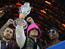 Победители "Евровидения – 2022" сообщили о продаже своей награды за 900 тыс долларов