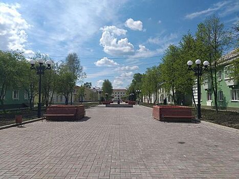 В Полевском открыли благоустроенную по нацпроекту «Жилье и городская среда» Аллею уральских мастеров