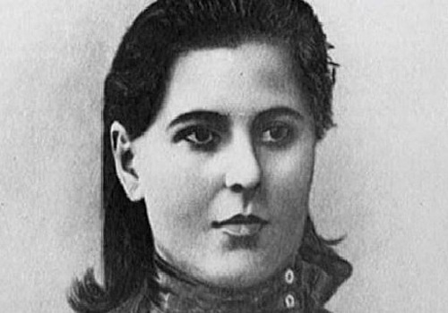 Умерла в 23 года: что на самом деле случилось с первой женой Сталина