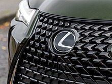Lexus придумал название для кроссовера меньше UX
