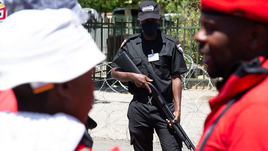 AFP: близ Йоханнесбурга при стрельбе погибли девять человек