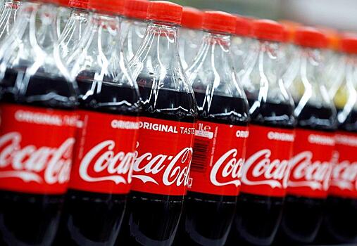 Coca-Cola приостанавливает бизнес в России