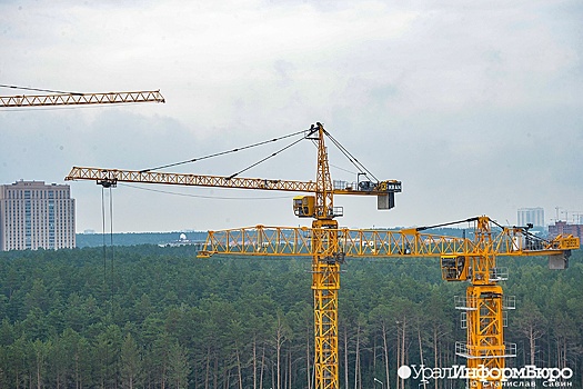 Свердловские строители за месяц выдали 140% плана