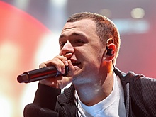 Рэпер Macan тайно приехал в военкомат