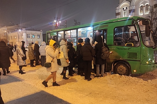 Депутаты предложили вернуть киоски на екатеринбургских остановках и запретить кофетраки