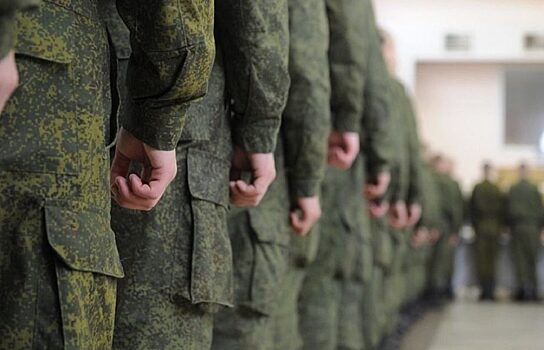 Около тысячи екатеринбуржцев пополнят ряды российской армии