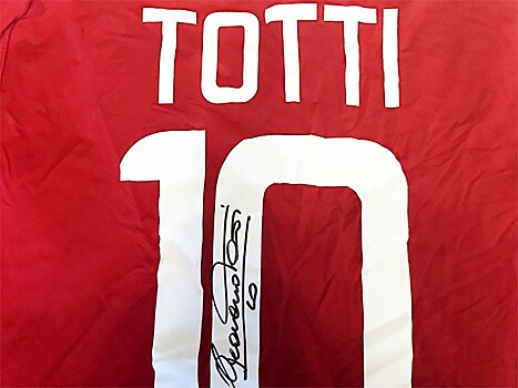 Тотти подарил футболку Кокорину – «Инстаграм» футболистов