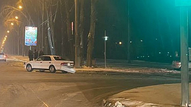 Двое детей пострадали при столкновении двух иномарок на Петухова в Новосибирске