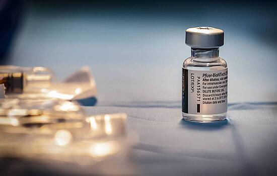 В Pfizer назвали число доз вакцины для нейтрализации омикрон-штамма