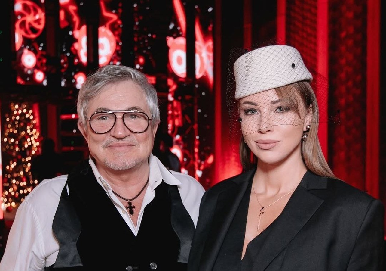 15-летний сын Дибровой отказался жить с Товстиком: сбежал к отцу