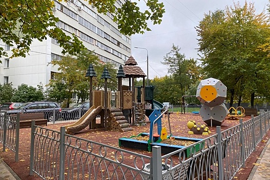 Детская площадка в 1-м Хорошевском проезде пока не требует ремонта