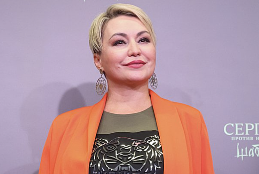 Певица Катя Лель назвала Пугачеву легендой