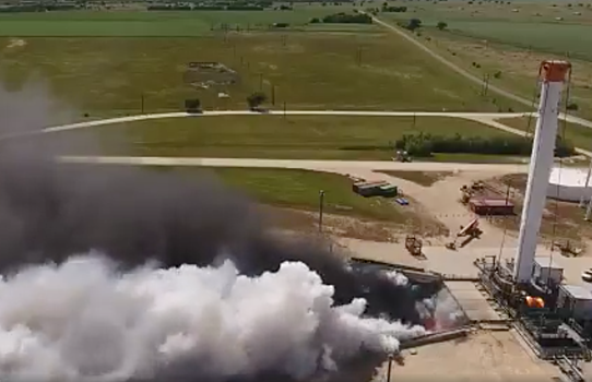 SpaceX провела первые огневые испытания центрального блока сверхтяжелой ракеты