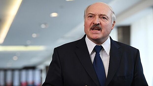 Лукашенко призвал не позволить "расшатать" Белоруссию в период выборов