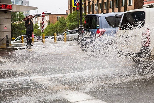 День знаний в Приморье встретят под ливнями