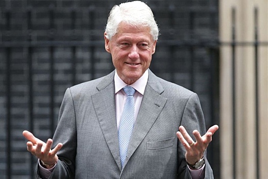 ABC News: Билл Клинтон фигурирует в списке "влиятельных друзей" опального финансиста Эпштейна