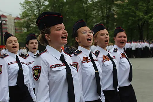 Майский смотр строя и песни в честь Великой Победы стал ярким событием в жизни Курчатовского района