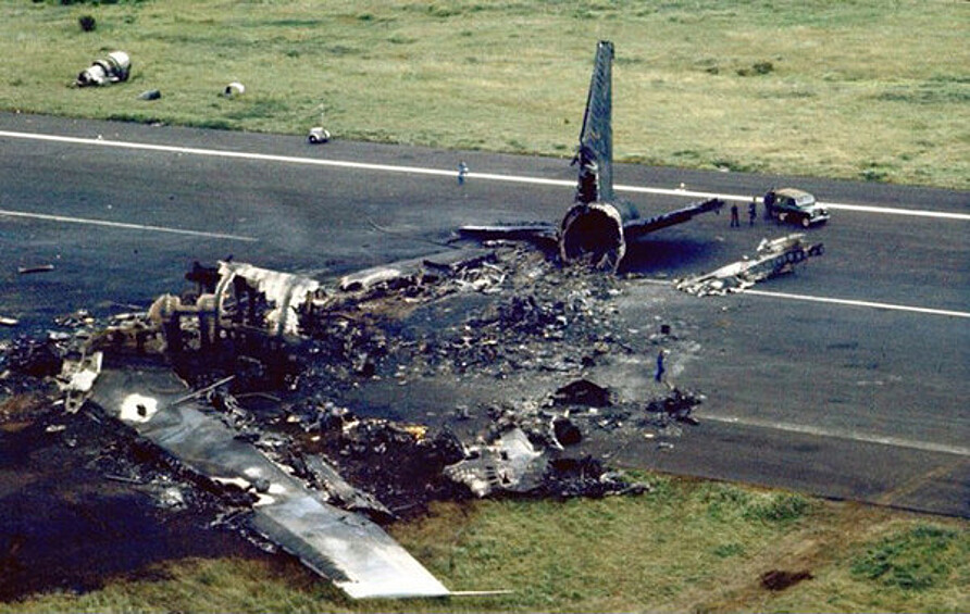  Голландские власти поначалу отрицали вину своего экипажа в катастрофе, но, в конечном счете, авиакомпания KLM взяла на себя ответственность за случившееся, выплатив пострадавшим и семьям жертв крупные компенсации