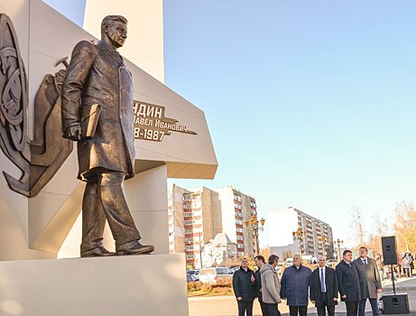 В Нижегородской области установили памятник первому директору Арзамасского приборостроительного завода
