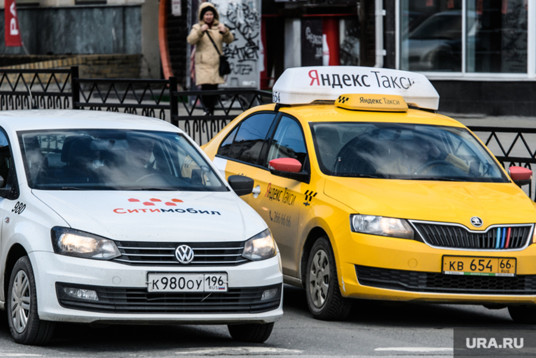 Яндекс такси водитель смена автомобиля