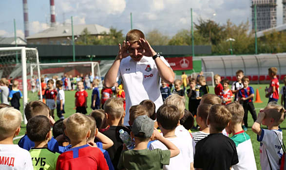 Почти 1200 детей побывали на просмотре в академию «Локомотива»