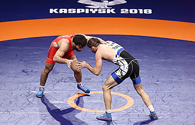 Сборная России завоевала три золота в пятый день чемпионата Европы по борьбе