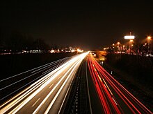 Простой способ не ослепнуть от дальнего света встречной машины